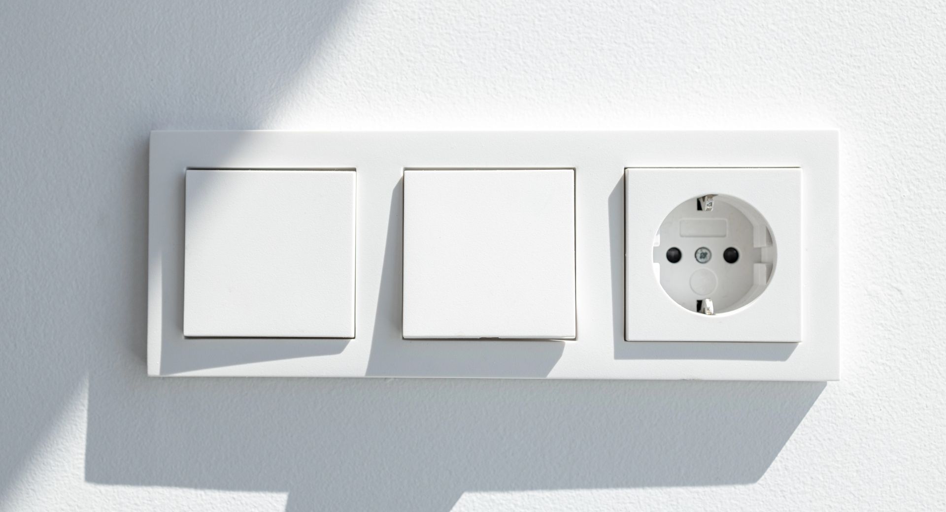 Electrische schakelaar en stekker